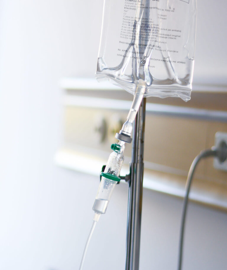 Gros plan sur un sac de perfusion