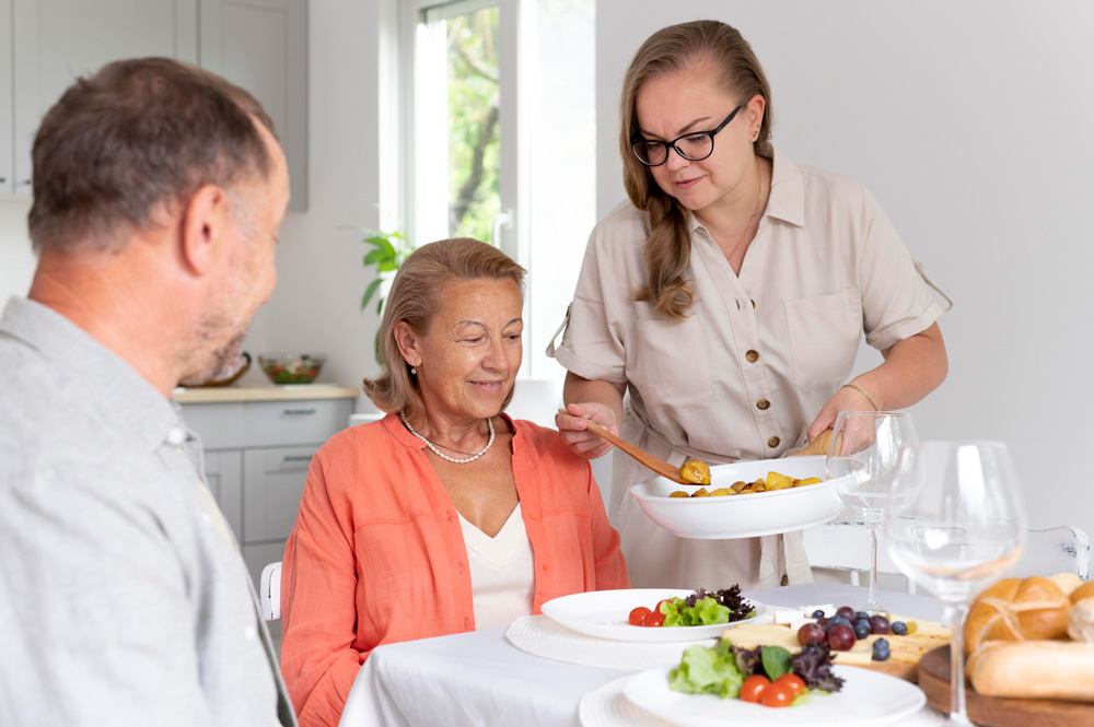 aide aux repas personnes âgées alimentation variée